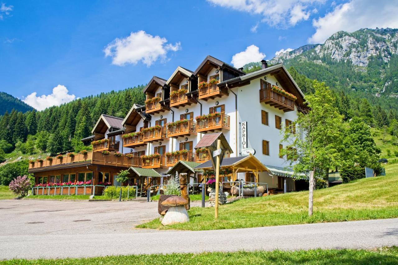 Kapriol Hotel Castello Tesino Eksteriør billede