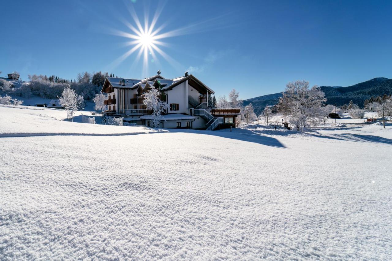 Kapriol Hotel Castello Tesino Eksteriør billede