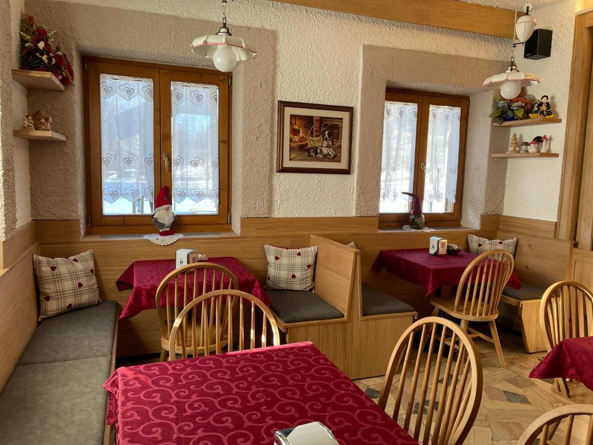 Kapriol Hotel Castello Tesino Eksteriør billede
