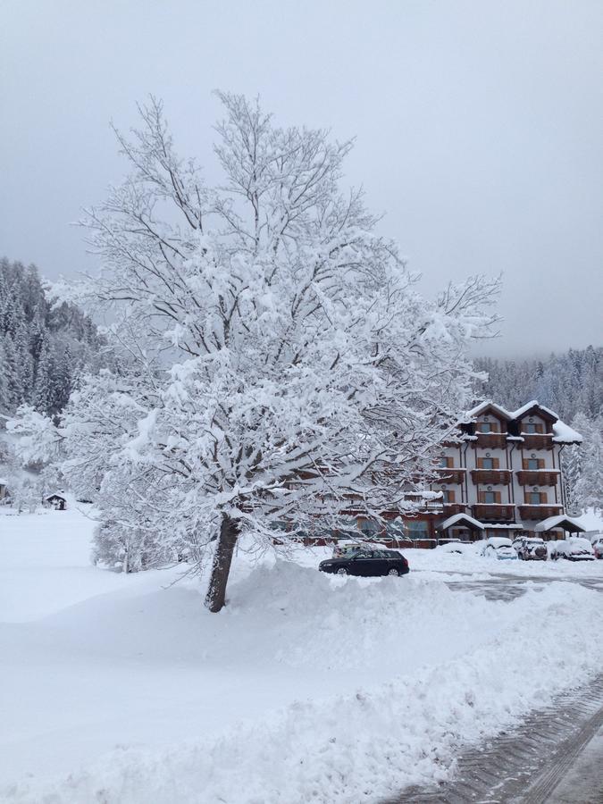 Kapriol Hotel Castello Tesino Eksteriør billede
