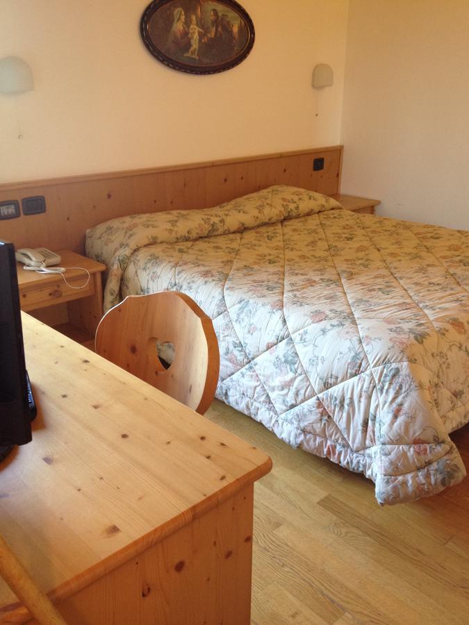 Kapriol Hotel Castello Tesino Eksteriør billede