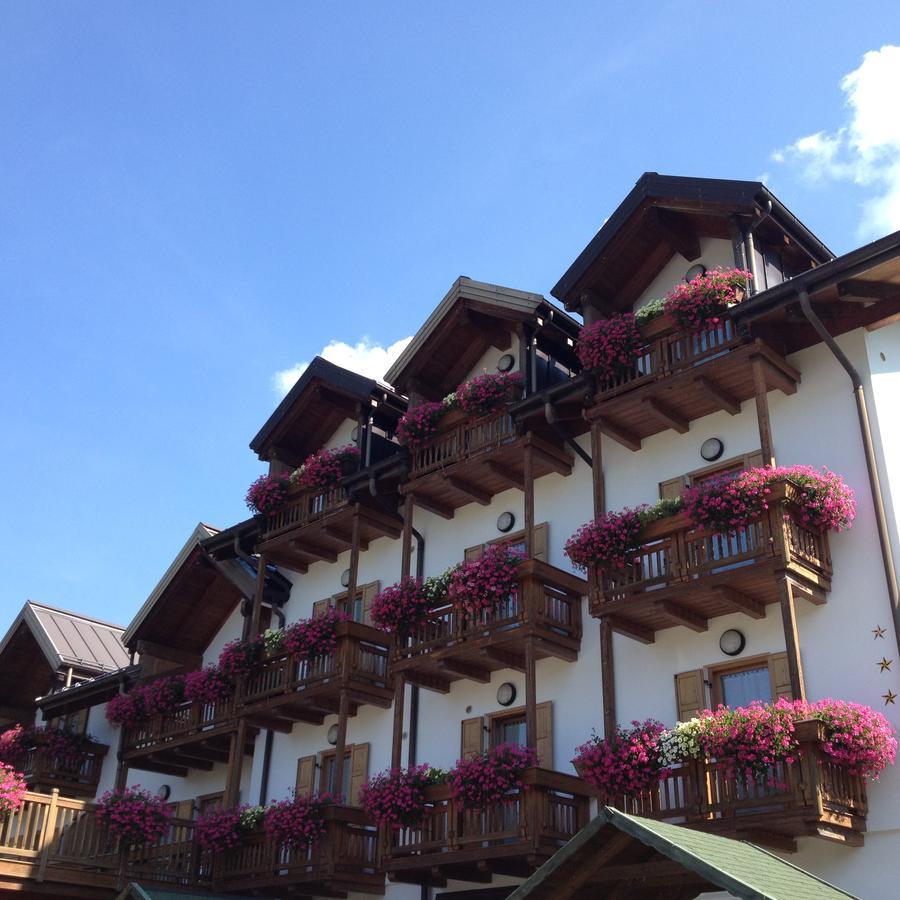 Kapriol Hotel Castello Tesino Eksteriør billede