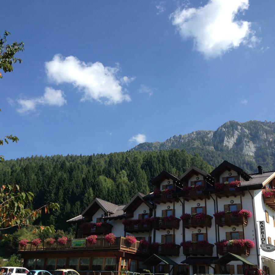 Kapriol Hotel Castello Tesino Eksteriør billede