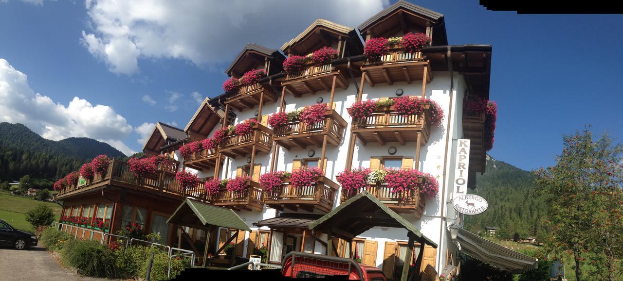 Kapriol Hotel Castello Tesino Eksteriør billede