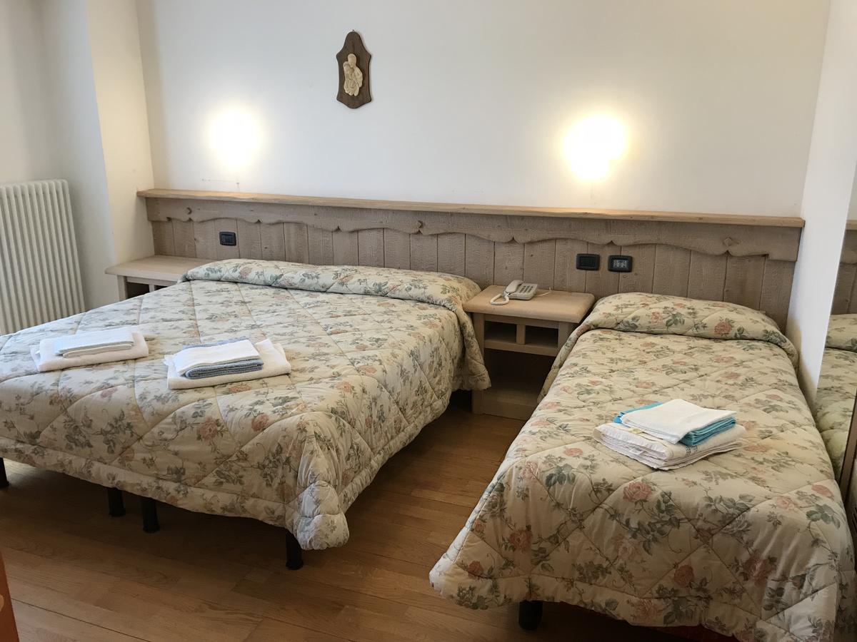 Kapriol Hotel Castello Tesino Eksteriør billede
