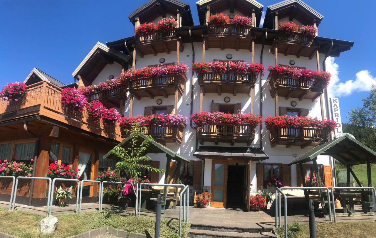 Kapriol Hotel Castello Tesino Eksteriør billede